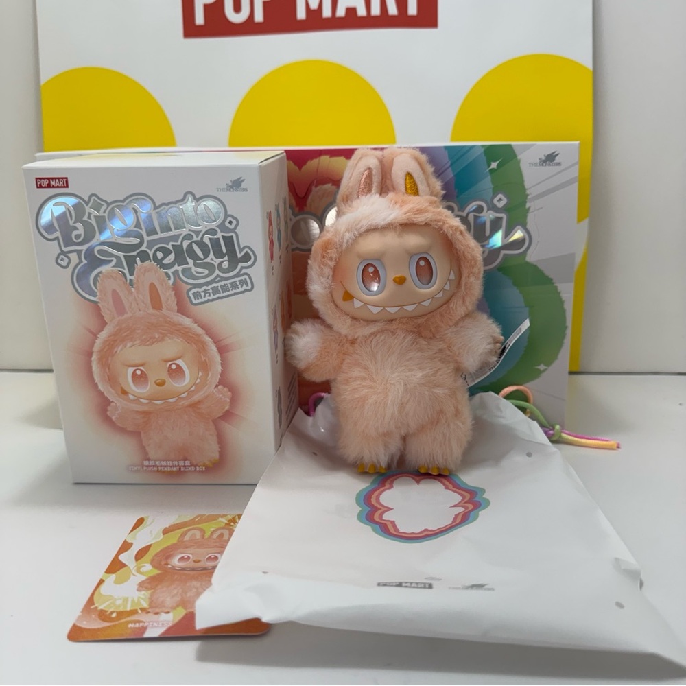Authentic New Pop Mart LABUBU Big Into Energy HAPPINESS - Picture 2 of 11